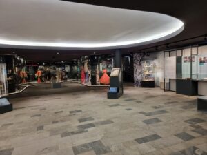 Filmmuseum Düsseldorf Ausstellung von Kostümen